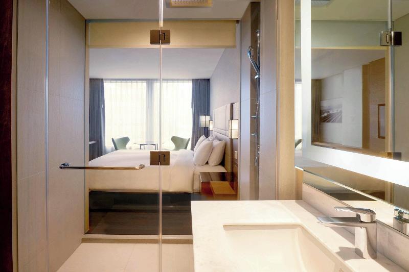 Люкс Кровать Кинг, Holiday Inn Suva, An Ihg