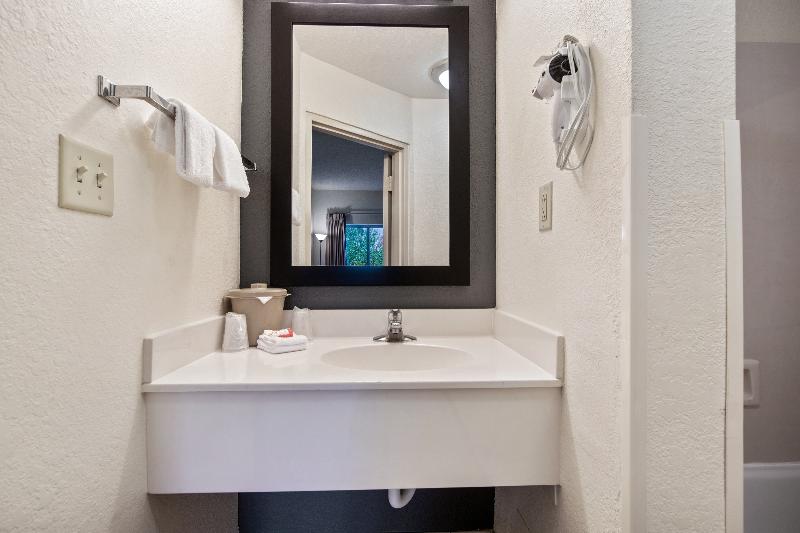 Номер Стандартный с Видом, Holiday Inn Suva, An Ihg
