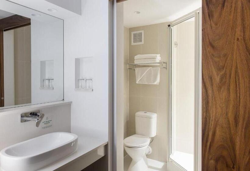 Номер Стандартный с Видом, Holiday Inn Suva, An Ihg