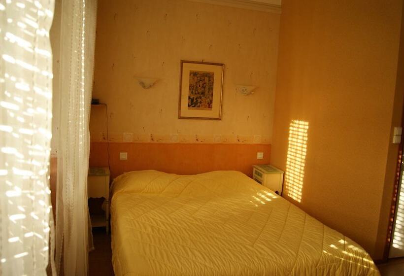 Номер Стандарт Трехместный, Hôtel Saint Pierre