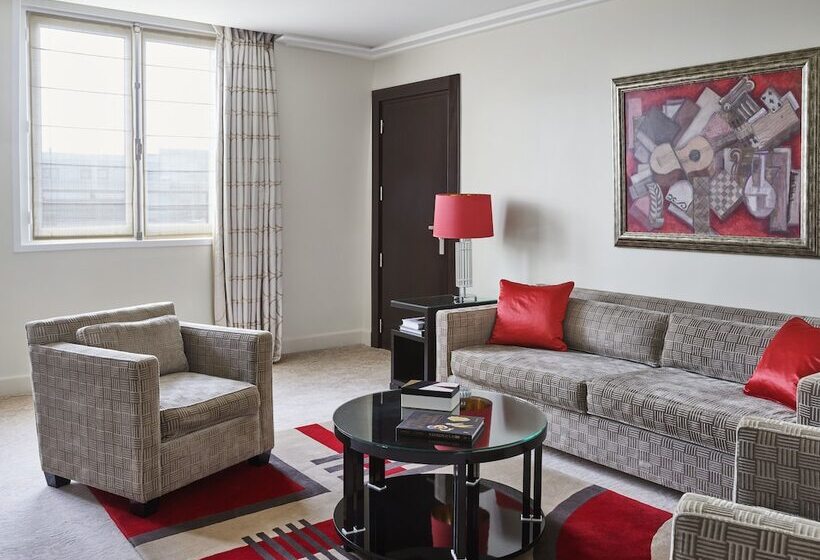 سوئیت جونیور پرستیژ, Plaza Athenee  Dorchester Collection