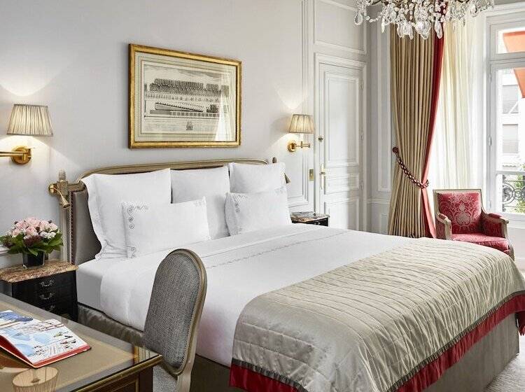 اتاق لوکس با چشم‌انداز, Plaza Athenee  Dorchester Collection