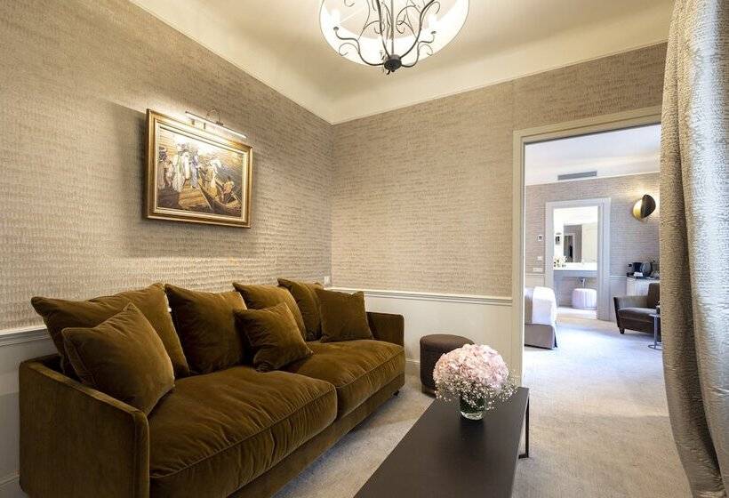 سوییت لوکس, Residence Foch