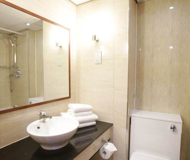 标准间, The Bruce