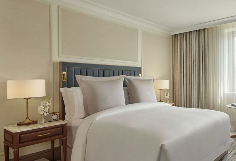 Номер Стандарт, Jumeirah Carlton Tower London