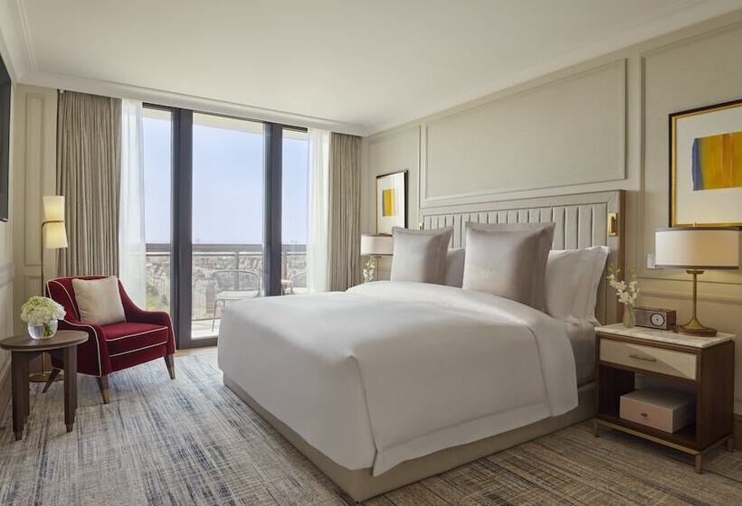 豪华套房, Jumeirah Carlton Tower London