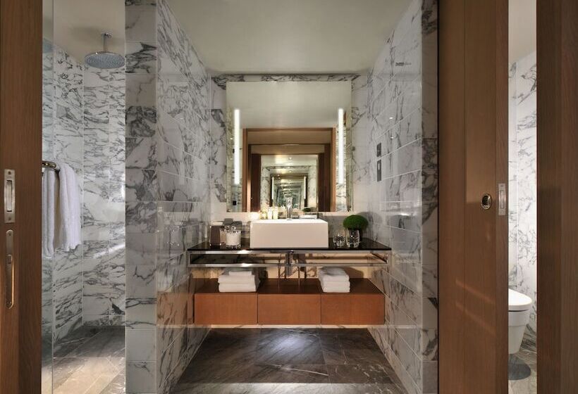 Quarto Premium, The Hari London