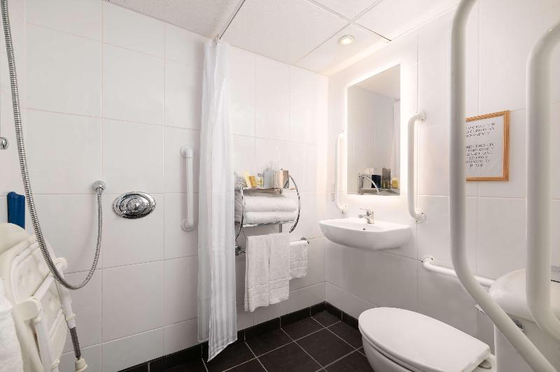 Номер Deluxe, Hilton London Olympia
