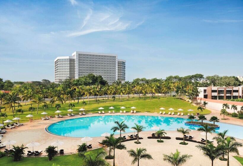 디럭스 스위트, Mövenpick Ambassador Hotel Accra