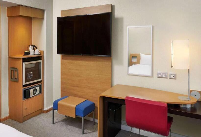 Номер Superior, Novotel London West