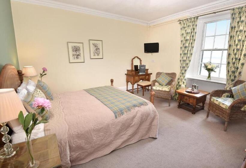 اتاق سوپریور با چشم‌انداز دریا, The Royal Hotel Cromarty