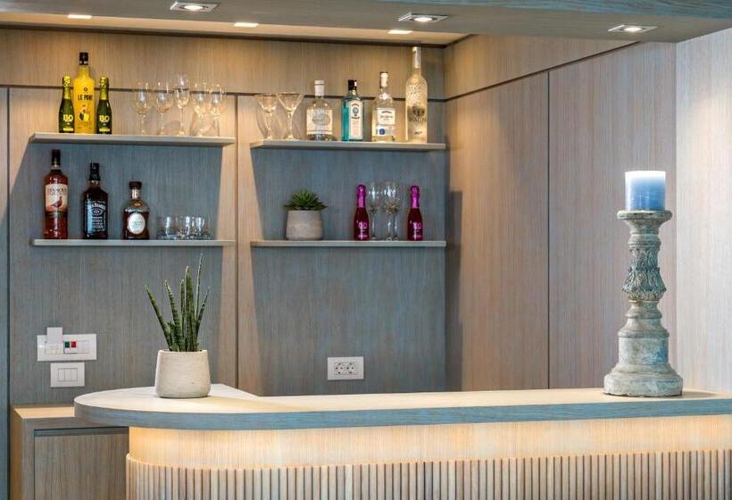 Люкс Deluxe Вид на Море, Amada Colossos Resort