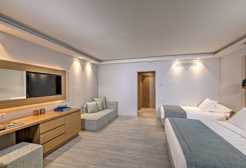 Семейный Номер, Amada Colossos Resort