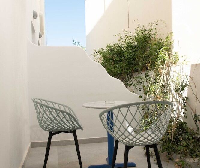 اتاق اکونومی, Cyclades