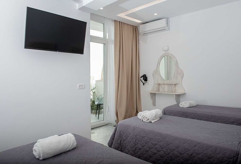 اتاق استاندارد سه نفره, Cyclades
