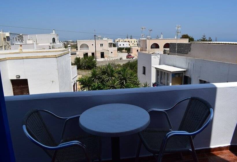 اتاق استاندارد سه نفره, Cyclades