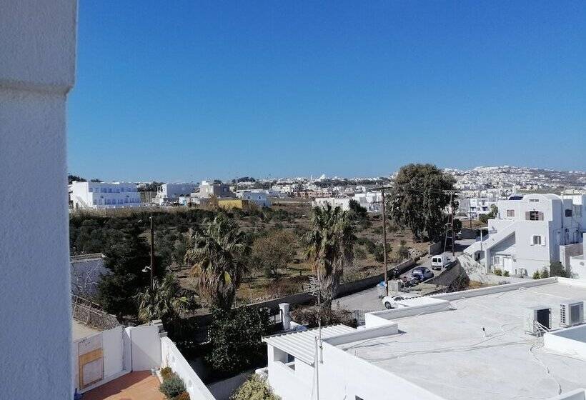اتاق خانوادگی, Cyclades