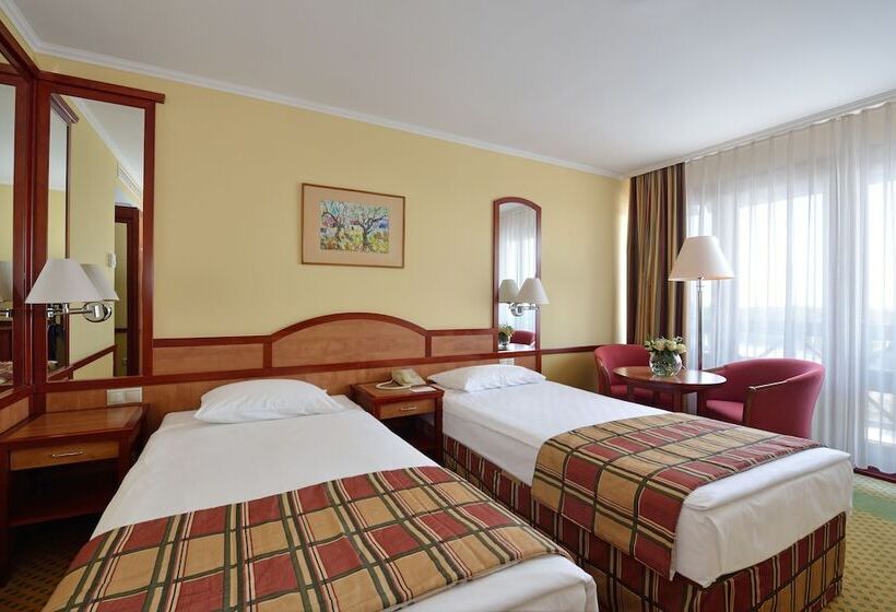اتاق سوپریور, Danubius Hotel Bük