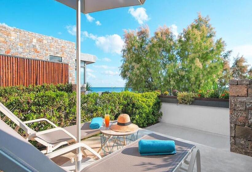 Family flat with sea view, Petra Mare