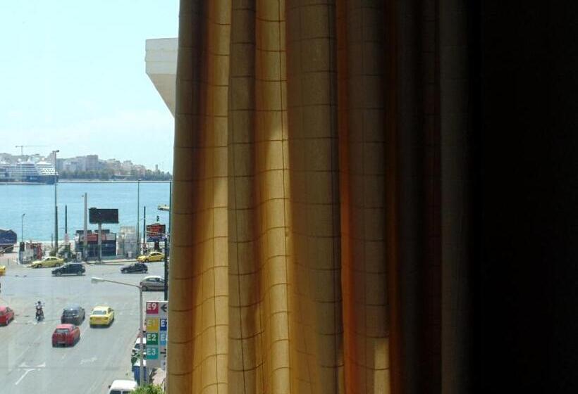 Номер Стандарт, Piraeus Acropole