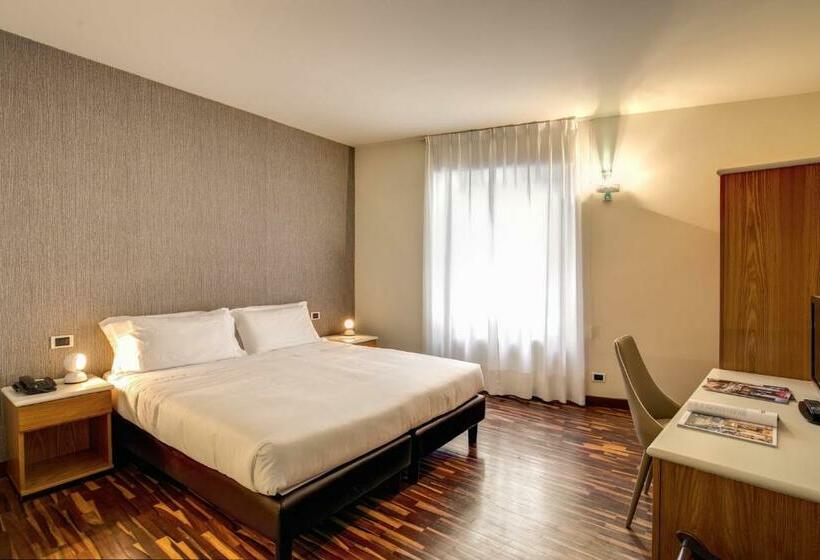 Camera Standard, Albergo Firenze