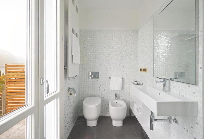 Comfort room with lake view, Belvedere