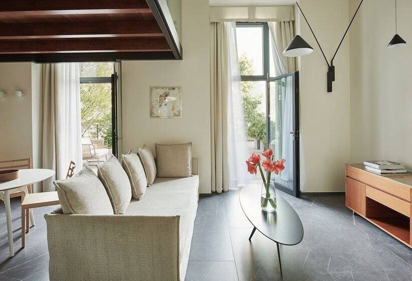 Suite with lake view, Belvedere
