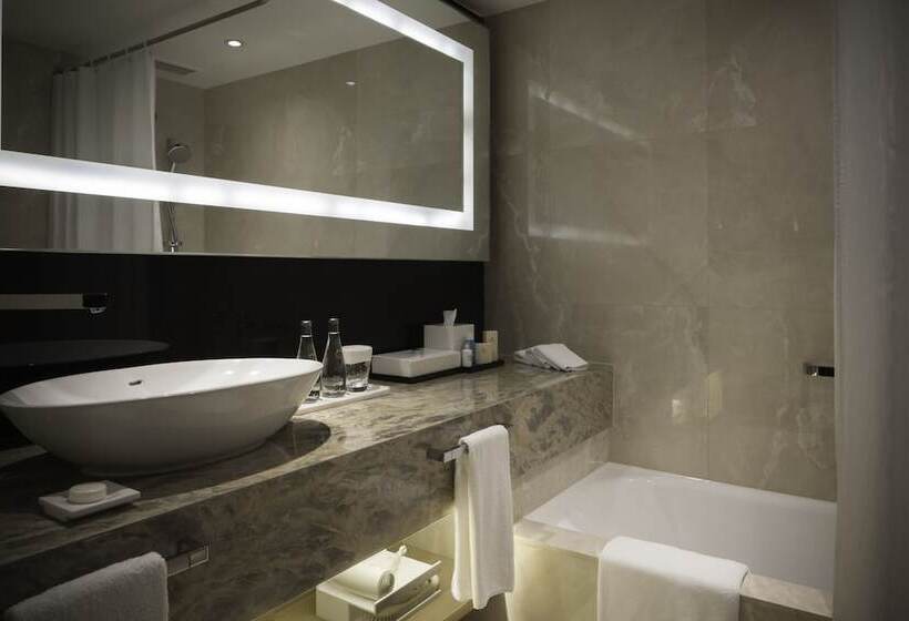 سوییت سوپریور, Gateway Hotel, Marco Polo