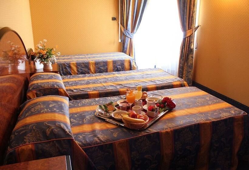 Четырехместный Номер Стандарт, Grand Hotel Dei Cesari
