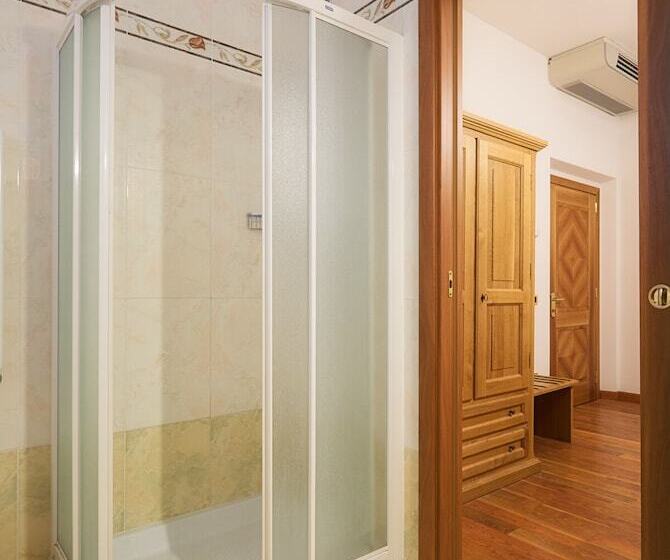 غرفة قياسية, La Rosa