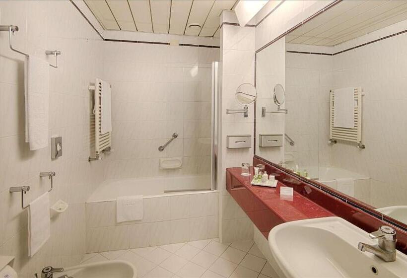 اتاق استاندارد یک نفره, NH Ancona