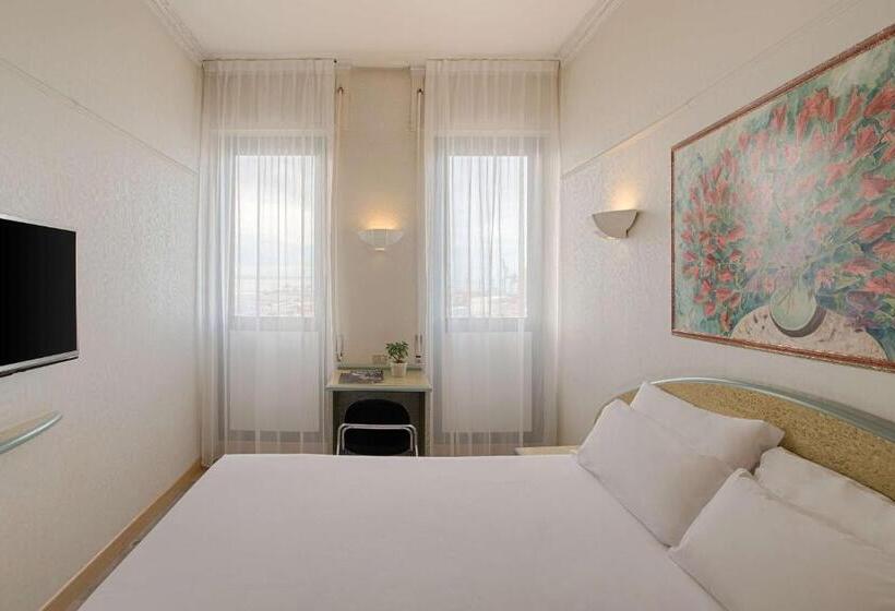 اتاق استاندارد یک نفره, NH Ancona