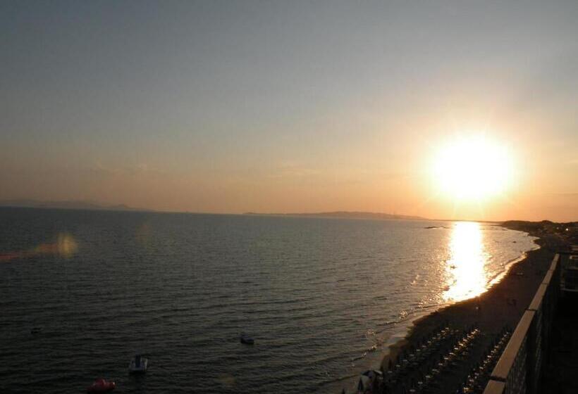 Номер Стандарт Вид на Море, Parrini