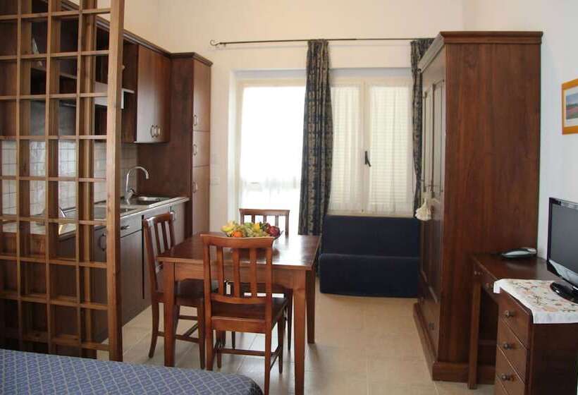استودیوی استاندارد, Residence I Due Pini