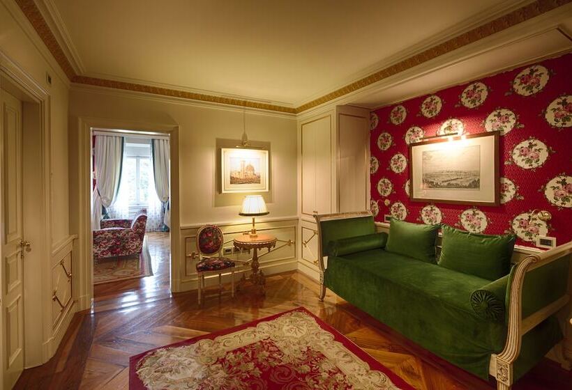 سوییت, Villa Cora
