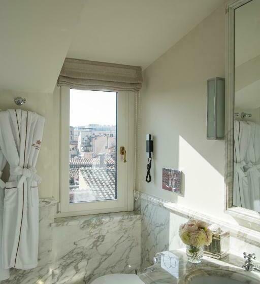 Quarto Deluxe, D’inghilterra Roma – Starhotels Collezione