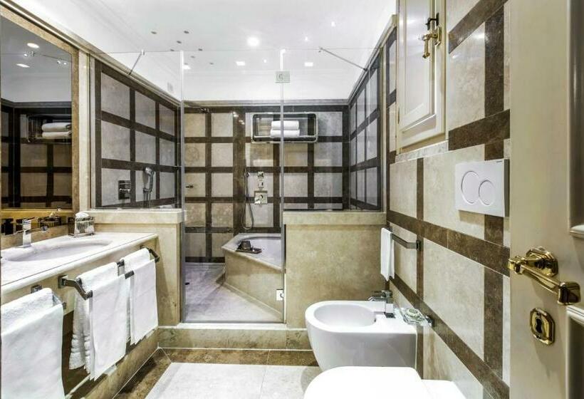 Camera Familiare Comunicante, D’inghilterra Roma – Starhotels Collezione