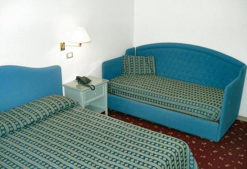Triple Room Sea View, Byron