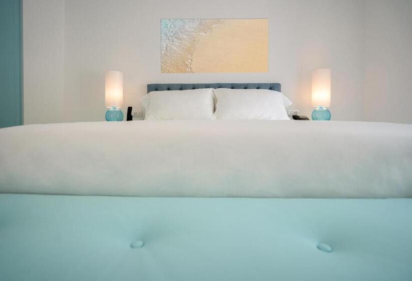 스탠다드 룸 킹사이즈 침대, Grotta Palazzese Beach