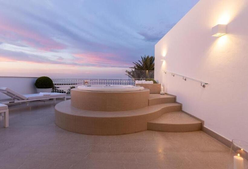 프레지덴셜 스위트, Grotta Palazzese Beach