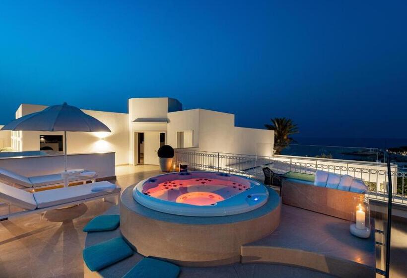 자쿠지 스위트, Grotta Palazzese Beach
