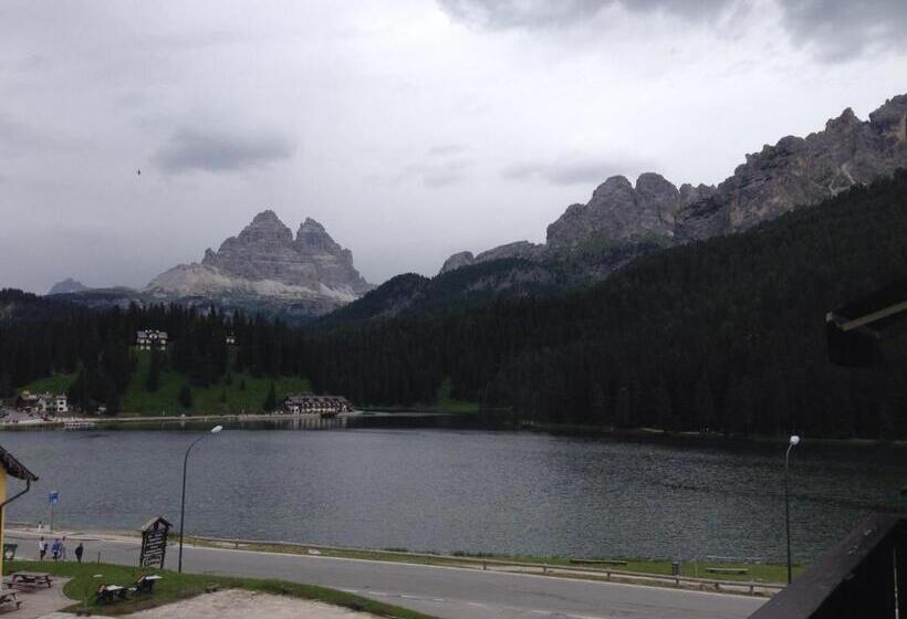 Номер Стандарт Вид на Озеро, Lavaredo