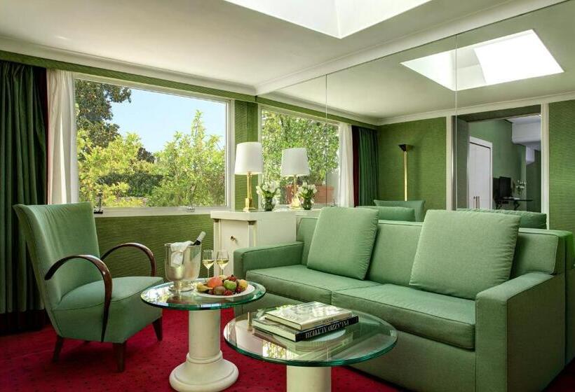 اتاق خانوادگی, Lord Byron   Small Luxury Hotels Of The World