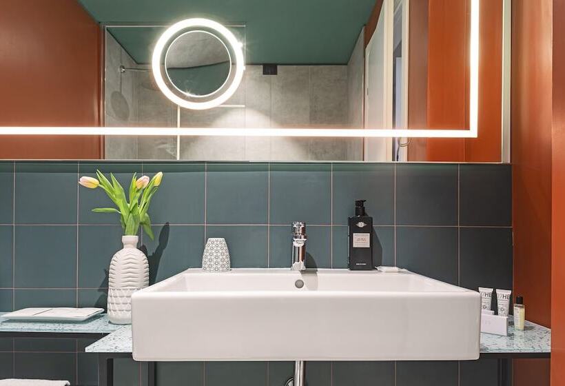 سوییت جونیور, Quark Hotel Milano