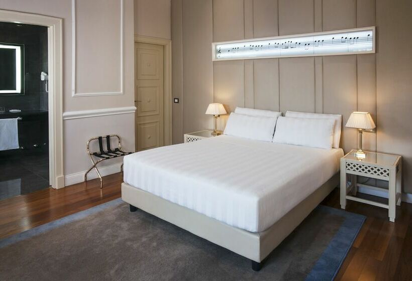 סוויטה נשיאותית, Radisson Blu Ghr , Rome
