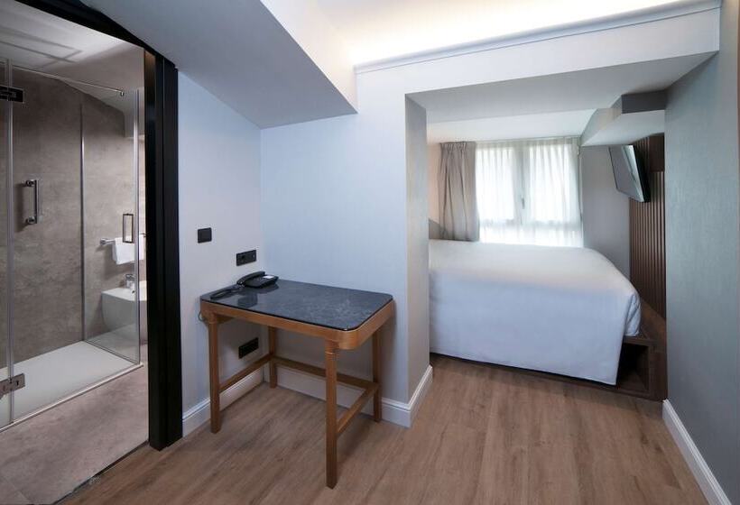 חדר סטנדרט יחיד, Radisson Blu Ghr , Rome