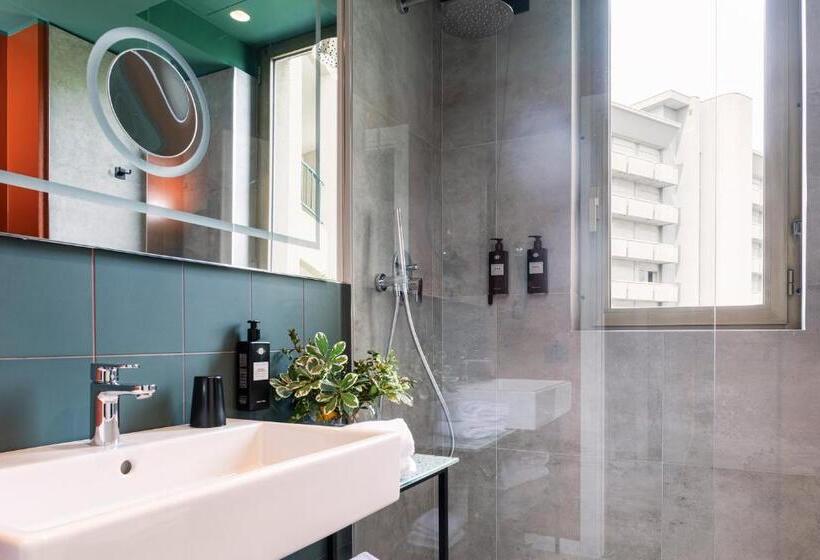 سوئیت با تخت بزرگ, Quark Hotel Milano
