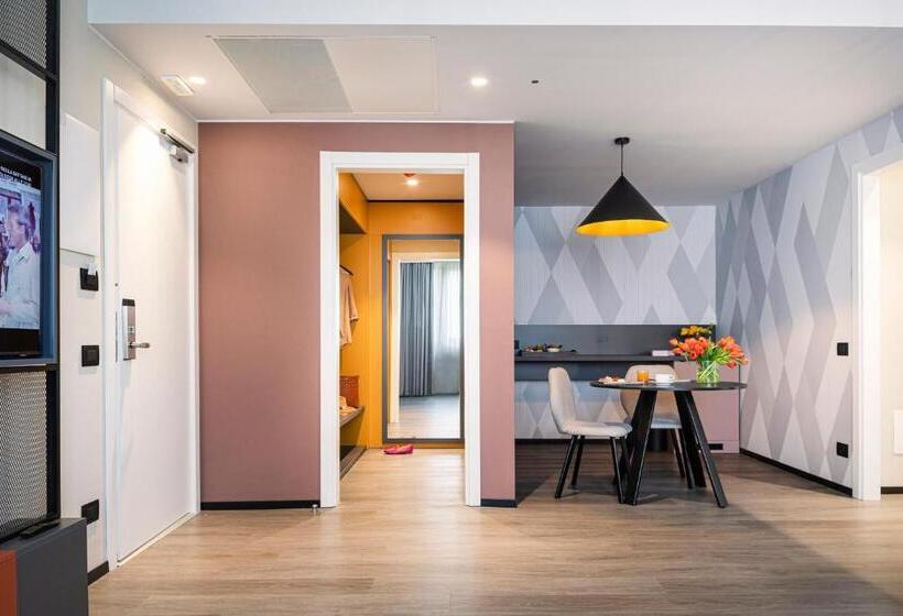 سوییت لوکس, Quark Hotel Milano