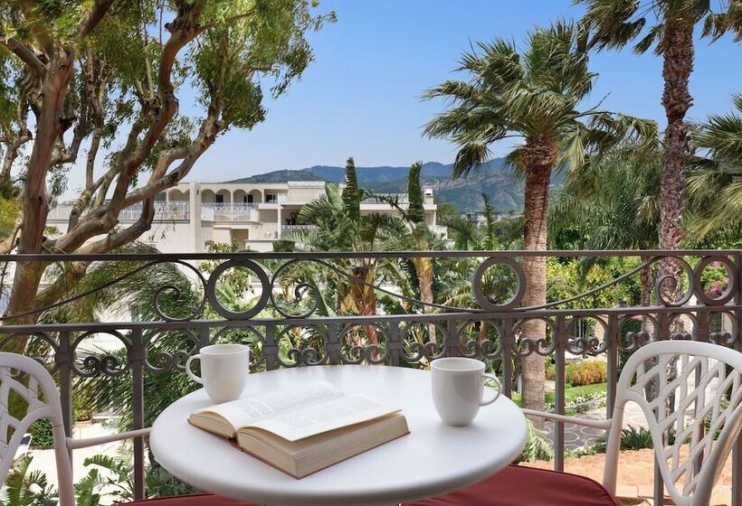 Quarto Superior Vista Jardim, Grand Hotel Ambasciatori
