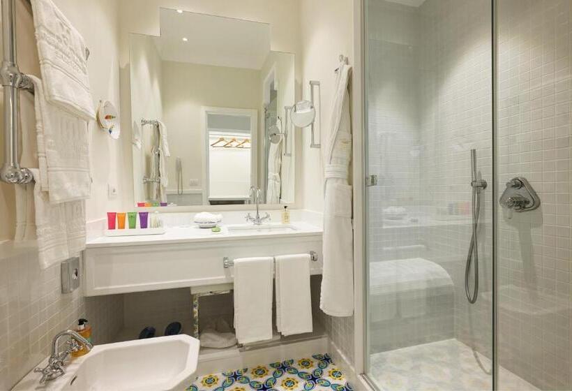 Quarto Deluxe com Sacada, Grand Hotel Ambasciatori